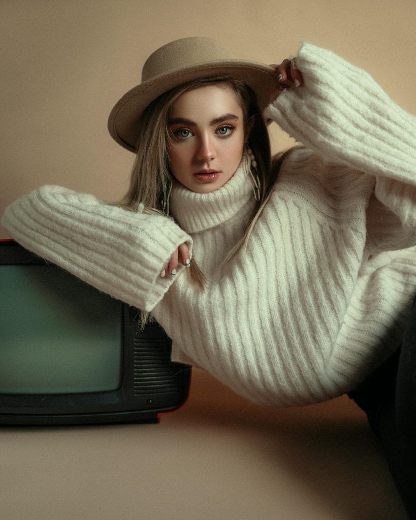 Vintage Oversize Sweater to sell for profit as a side hustle